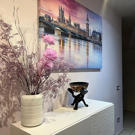 Stay In Style - Vibrant Condo In San Giovanni Lupatoto 산 조반니 루페투투 외부 사진